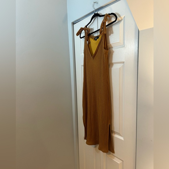 Lulus Dresses & Skirts - Lulus Ribbed Knit Midi Dress Camel Mustard Brown Tie Shoulder Size M